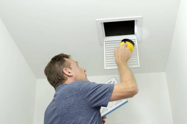 Professional duct cleaning in Winnetka